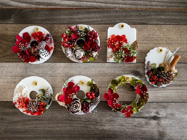 クリスマスカラーのアロマワックスサシェ