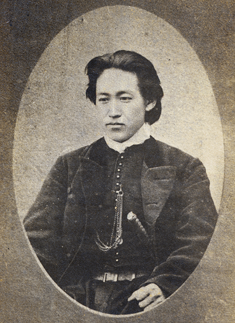 「Photo Studio TANISUGI 写楽館」の前身である田本写真館(田本研造)であの有名な「土方歳三」の肖像写真が撮影されたからです。