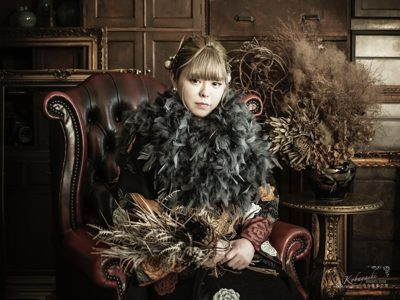 おひとり様でのご参加も大歓迎。開港都市の百年写真館でふだんとは違う自分をアート作品として残しませんか。