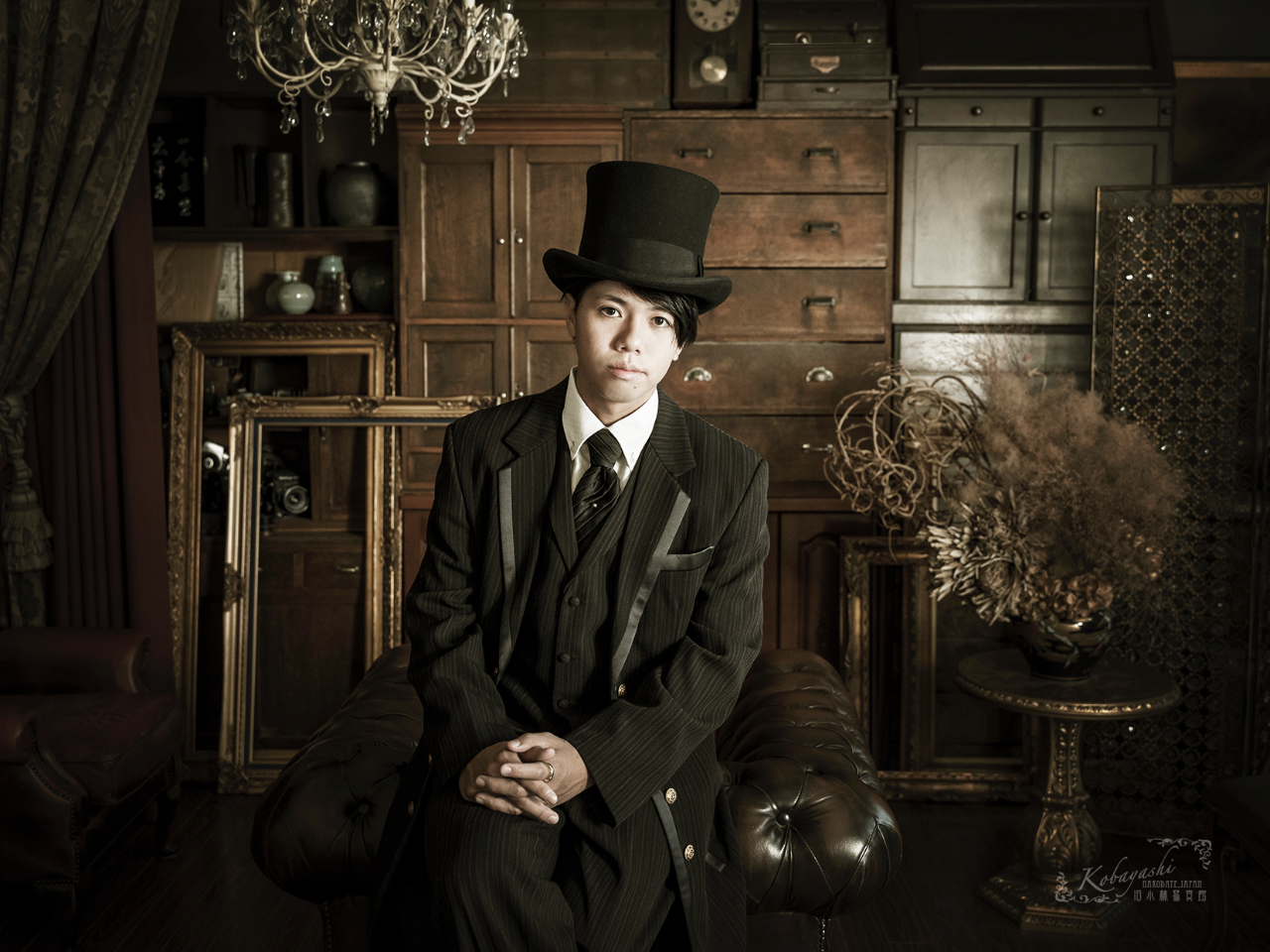 おひとり様でのご参加も大歓迎。開港都市の百年写真館でふだんとは違う自分をアート作品として残しませんか。