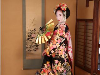 元お茶屋だった設えの座敷で撮影できます♪