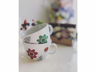 ポーセラーツで作る北欧柄スープカップです。転写紙を貼って焼くだけで完成!様々な種類の転写紙は200種類以上!たくさん悩んで貼って楽しい時間をお過ごしください!