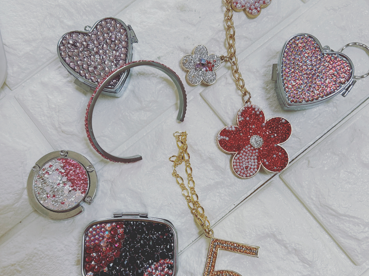 �g�߂ȃA�N�Z�T���[��s���P�[�X���I���W�i���ō�邱�Ƃ��ł��܂�