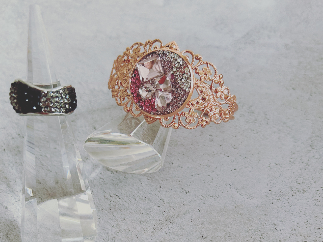 �w�ւ�A�o���O�����D���Ȃ��F�ō�邱�Ƃ��ł��܂��B���E�Ɉ�����̃I���W�i���A�N�Z�T���[�͖��͓I�ł��B