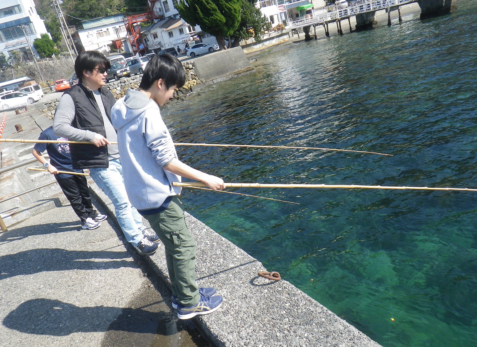 手ぶらで釣り 海鮮浜焼き じゃらん限定 初心者歓迎 三津港にて手ぶらで釣りと海鮮浜焼きを楽しもう カップルやファミリーにもおすすめ 千鳥観光汽船株式会社 じゃらん遊び体験