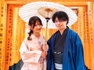 着物を着て素敵な思い出を残しませんか?千本鳥居が印象的な伏見稲荷にぜひお越しください!