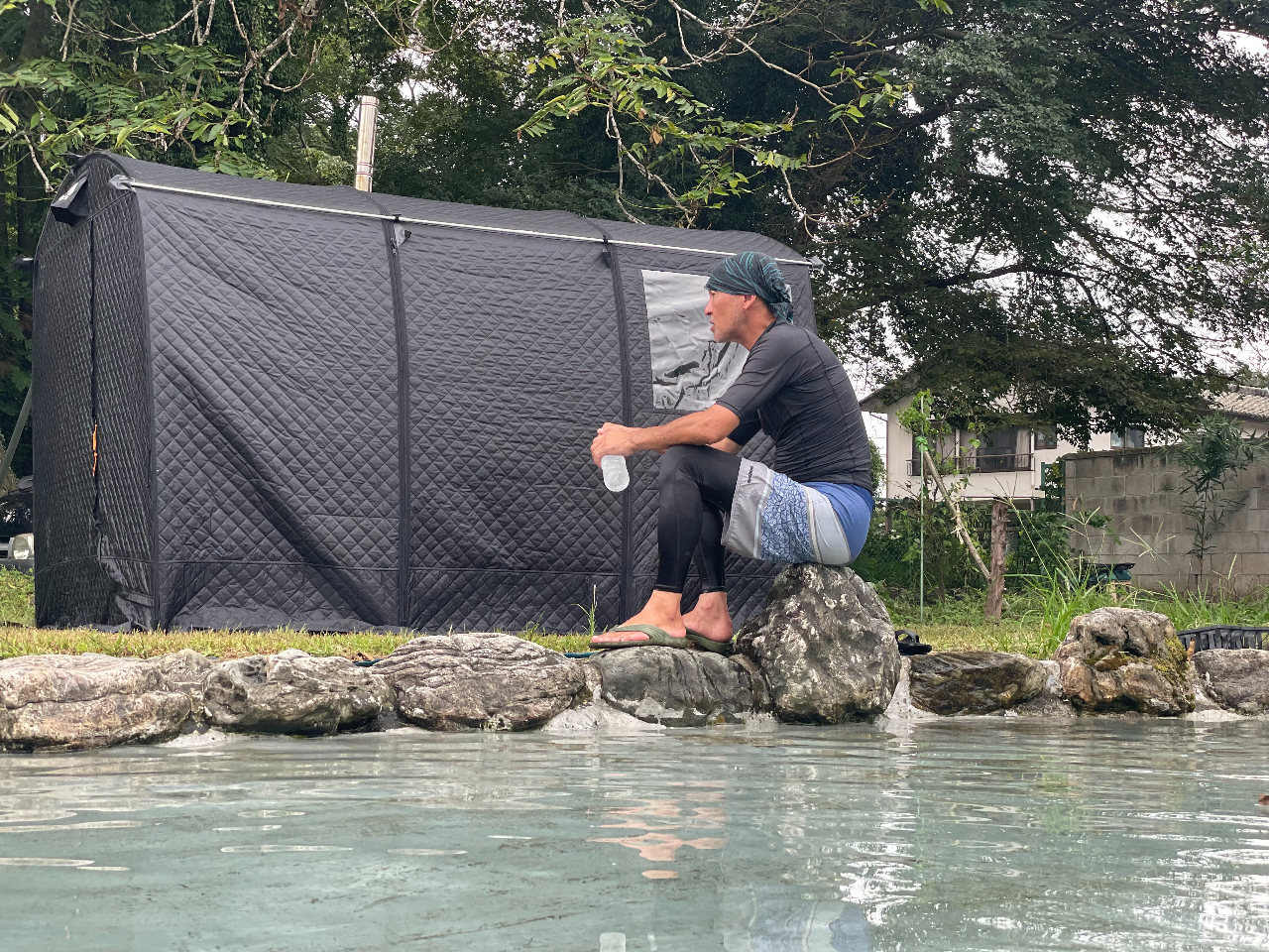 �␅���̌�͊O�C�����Ȃ���x�e�ł��B�ʐ^�͐l�H�r�ł����A�t���[���v�[��������̂ŁA�ݒu�ł���L����������΃e���g�T�E�i�͂ǂ��ł����{�ł��܂��B