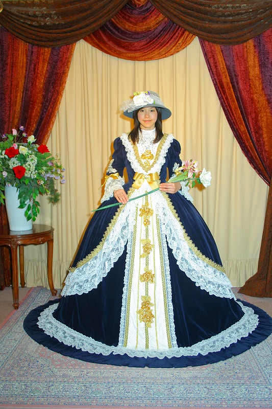 ☆ドレスを着て貴族に変身☆…すべてフリーサイズです!☆