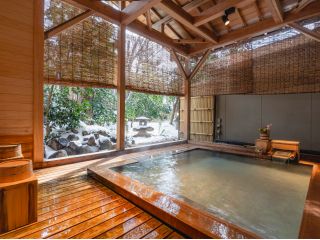 源泉掛け流し露天風呂(男女入れ替え制)