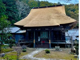 琵琶湖のヨシを使用した登録有形文化財指定の本堂