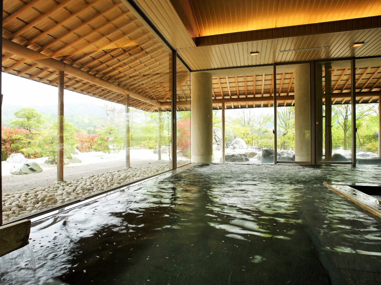 yOCzSʂ̑傫ȑ́AlG܁X̌iFyނƂł܂ Ƃ̂тƂ߂