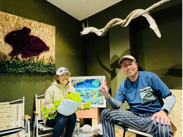 店舗内の撮影スポットで出発前に記念撮影♪