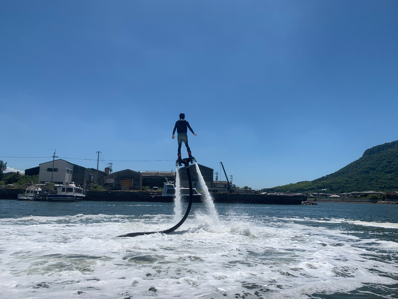 フライボード ジェトスキー通常コース 水圧で空を飛ぶフライボードとジェットスキーがダブルで楽しめるコース シティレンタカーアンドリース じゃらん遊び体験 フライボード ジェトスキー通常コース 水圧で空を飛ぶフライボードとジェットスキーがダブルで楽しめるコース シティレンタカーアンドリース じゃらん遊び体験