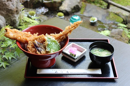 ボリュームたっぷり穴子天丼 春夏限定 穴子天丼と苔玉作り体験set 松島の魅力満喫プラン 洗心庵 じゃらん遊び体験