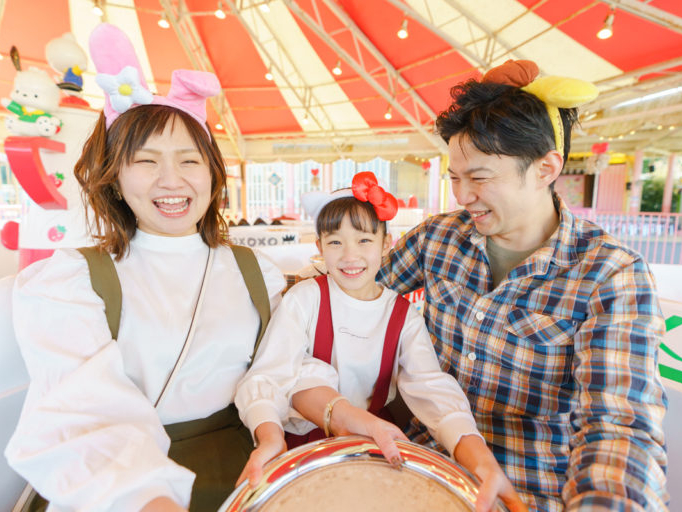 Xgx[JtFn[LeB⒇ԒBfUCꂽ|bg𒆐SɤLN^[ǂ킢R[q[Jbvy܂܂B 