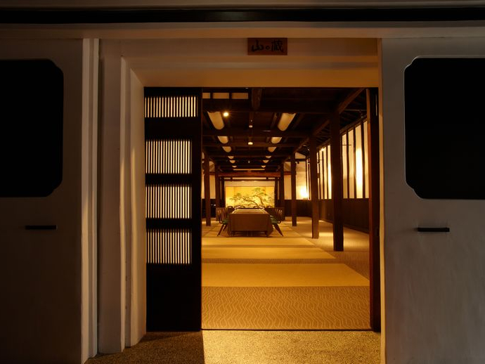 仲町通店 「山の蔵」 旧酒蔵をリノベーションした多目的ホール