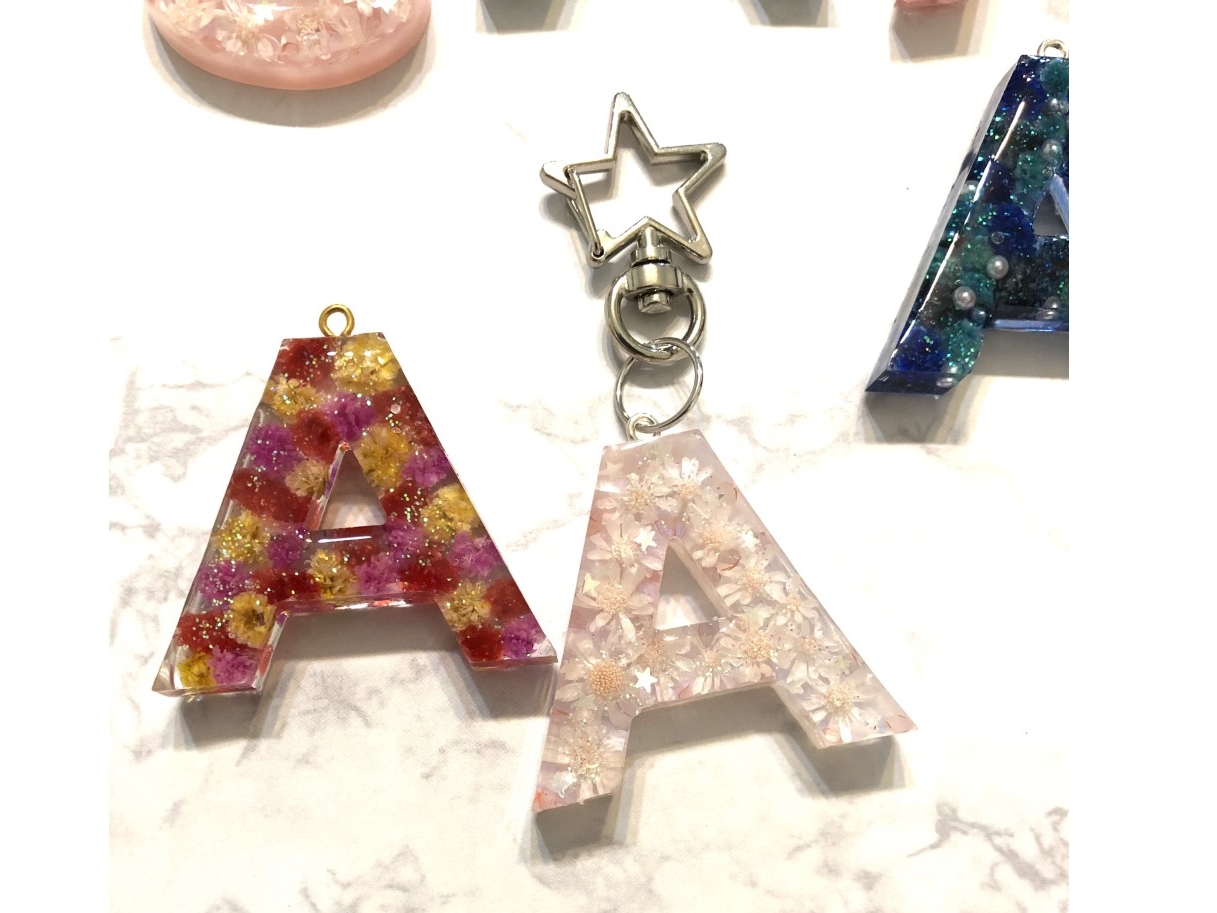 ୨୧⑅*様おまとめ。レジン キーホルダー Megumi Tsujimoto on Instagram: “お花いっぱいキーホルダー