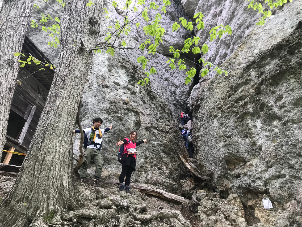 県内で隠れた人気の「迦葉山」!岩の隙間を通るアスレチックコース!