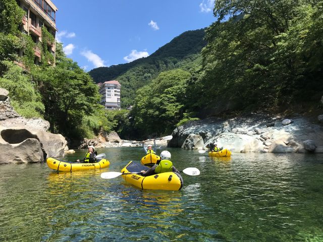 一人乗りのラフティングにチャレンジしませんか?