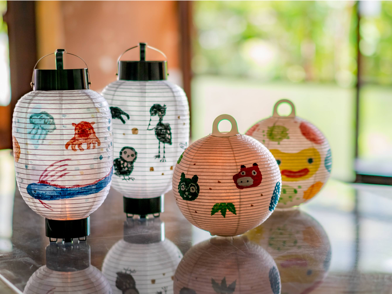 思い切りよく、自由に楽しく描いて、自分だけのオリジナル提灯を持ち帰りましょう