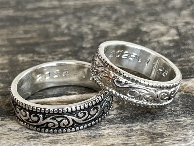 ハワイアンジュエリー風に仕上げました!内側にはお客様にて刻印して頂きました。