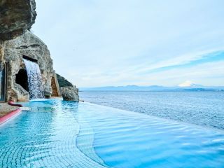 天気の良い日は富士山を眺めることができます。(水着着用エリア)