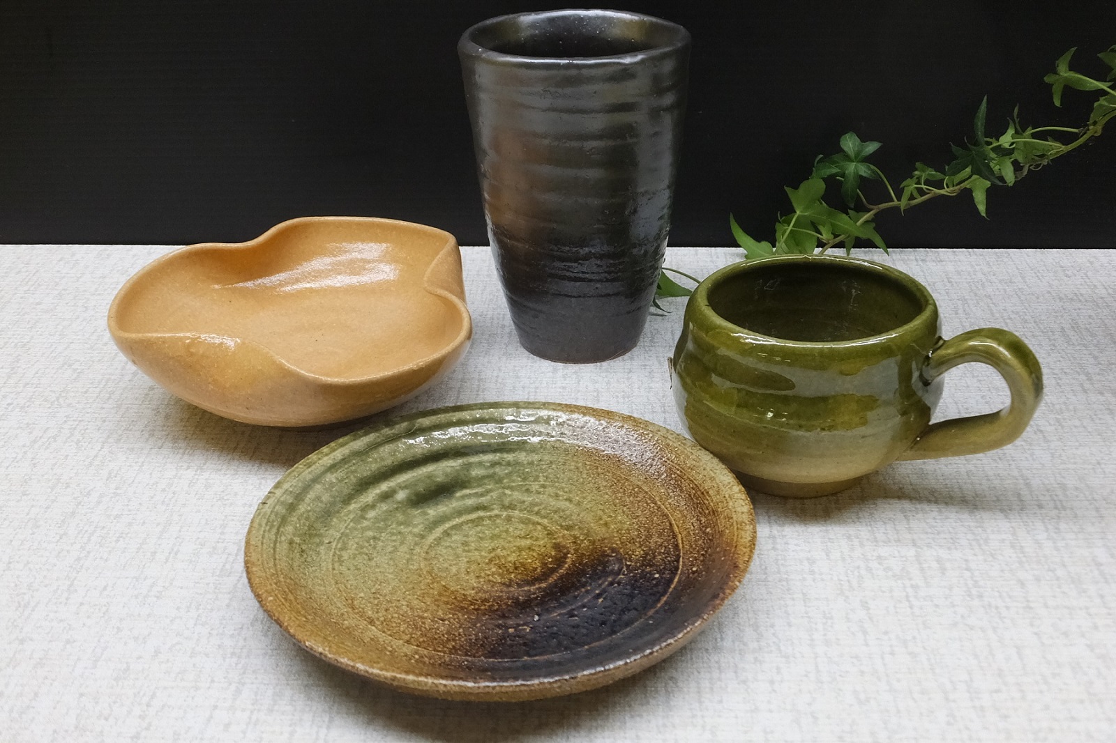 季節により色が変更になります。