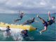 最大8名まで乗れるジャンボバナナボートチームワークが試される♪