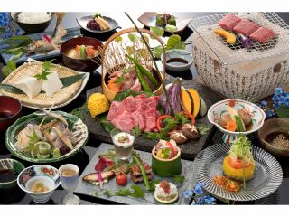 大分豊後牛と大分県産ハーブ鶏の炭火焼をメインにしたお料理 ※お造りはついておりません