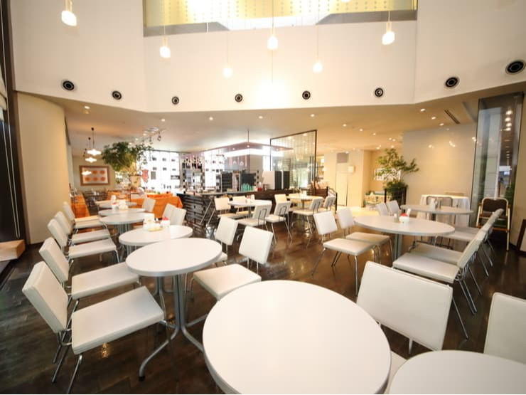 白を基調としたスタイリッシュで明るい空間です♪