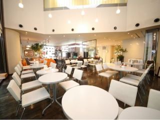 白を基調としたスタイリッシュで明るい空間です♪