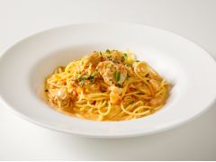 イカ・エビ・ホタテ 海の幸のトマトクリームパスタ