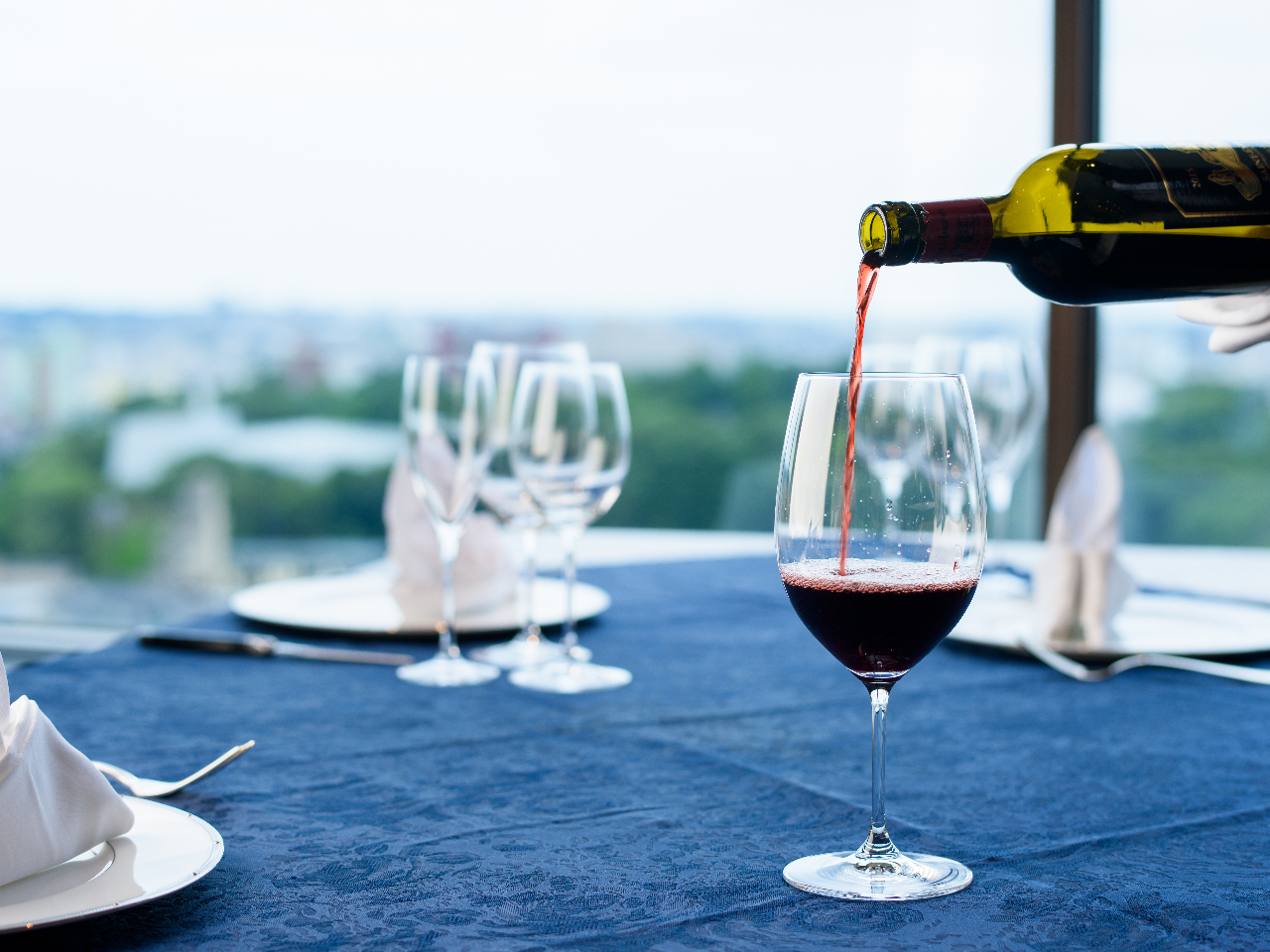 �n��60��������{�C�E���R�A�����]�ł��܂��B�ډ��ɂ͍����啧���I