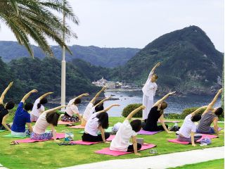 グッドモーニングヨガ 海や空 伊豆の自然に包まれて爽快ヨガ体験 カップル 女性に人気 初心者歓迎 男女問わずオススメ 下田東急ホテル じゃらん遊び体験 グッドモーニングヨガ 海や空 伊豆の自然に包まれて爽快ヨガ体験 カップル 女性に人気 初心者歓迎 男女問わずオススメ 下田東急ホテル じゃらん遊び体験