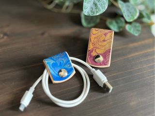 あるととても便利なコードホルダーに自分オリジナルのマーブル染めを施そう!