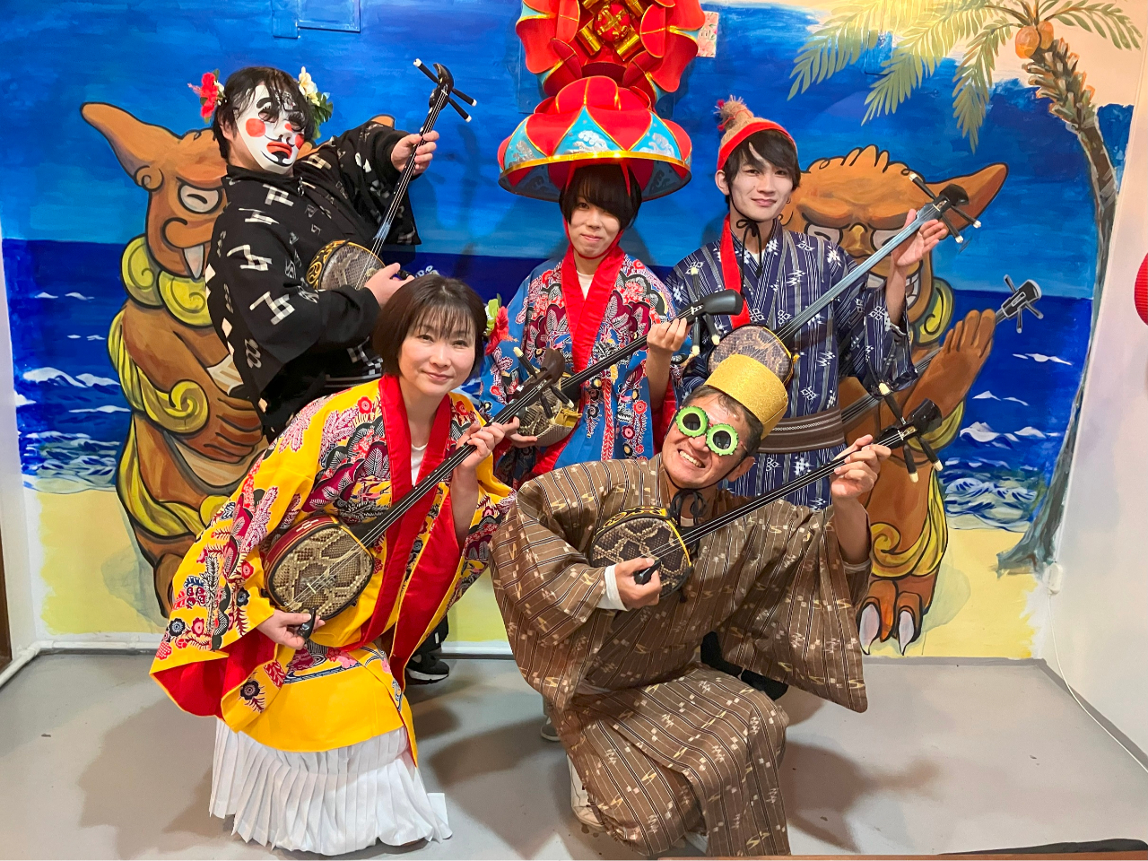 ご家族で三線体験・琉装体験