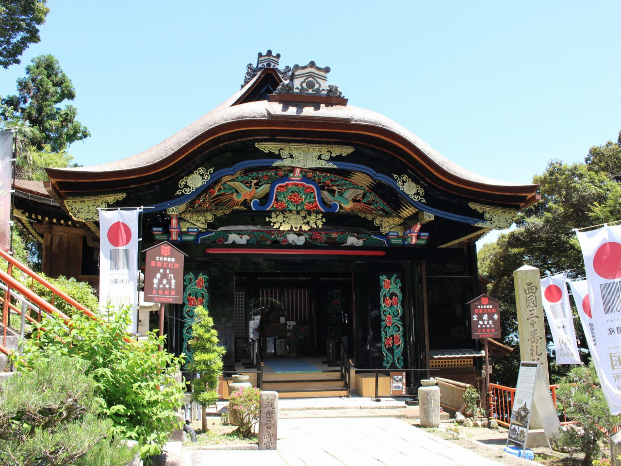 国宝・宝厳寺唐門 2022年春、大改修工事が終わり、新しくなりました。