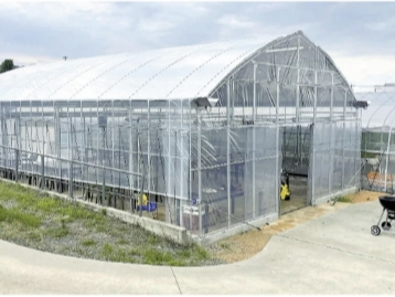 お子さんと一緒にご来店いただいた親御さんもゆっくりと食事や会話を楽しめる空間づくりにこだわりました。