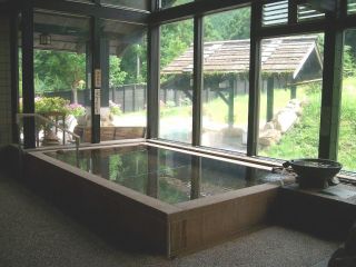 秘境の名湯へようこそ トロトロな湯が自慢の お亀の湯 日帰り入浴 ファミリーやカップル 女性同士にもおススメ 曽爾高原温泉 お亀の湯 じゃらん遊び体験
