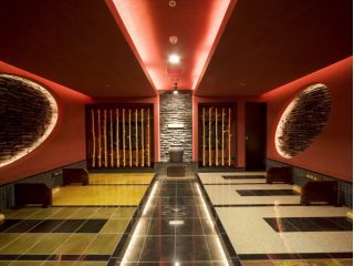 8種類の石をテーマでわけた4つの部屋が楽しめる岩盤浴ゾーン★(男女共用・ゲルマニウム岩盤浴)