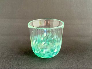 手のひらサイズのミニグラスです