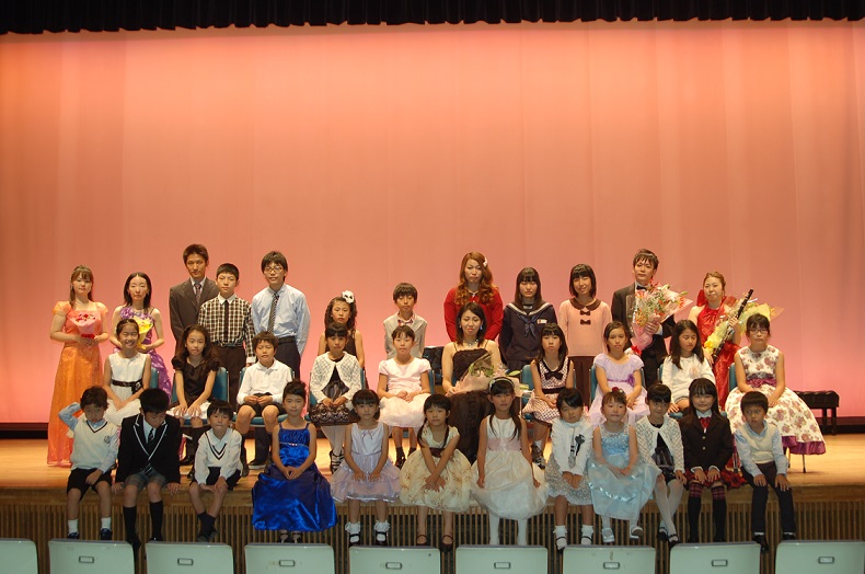 発表会の集合写真です。