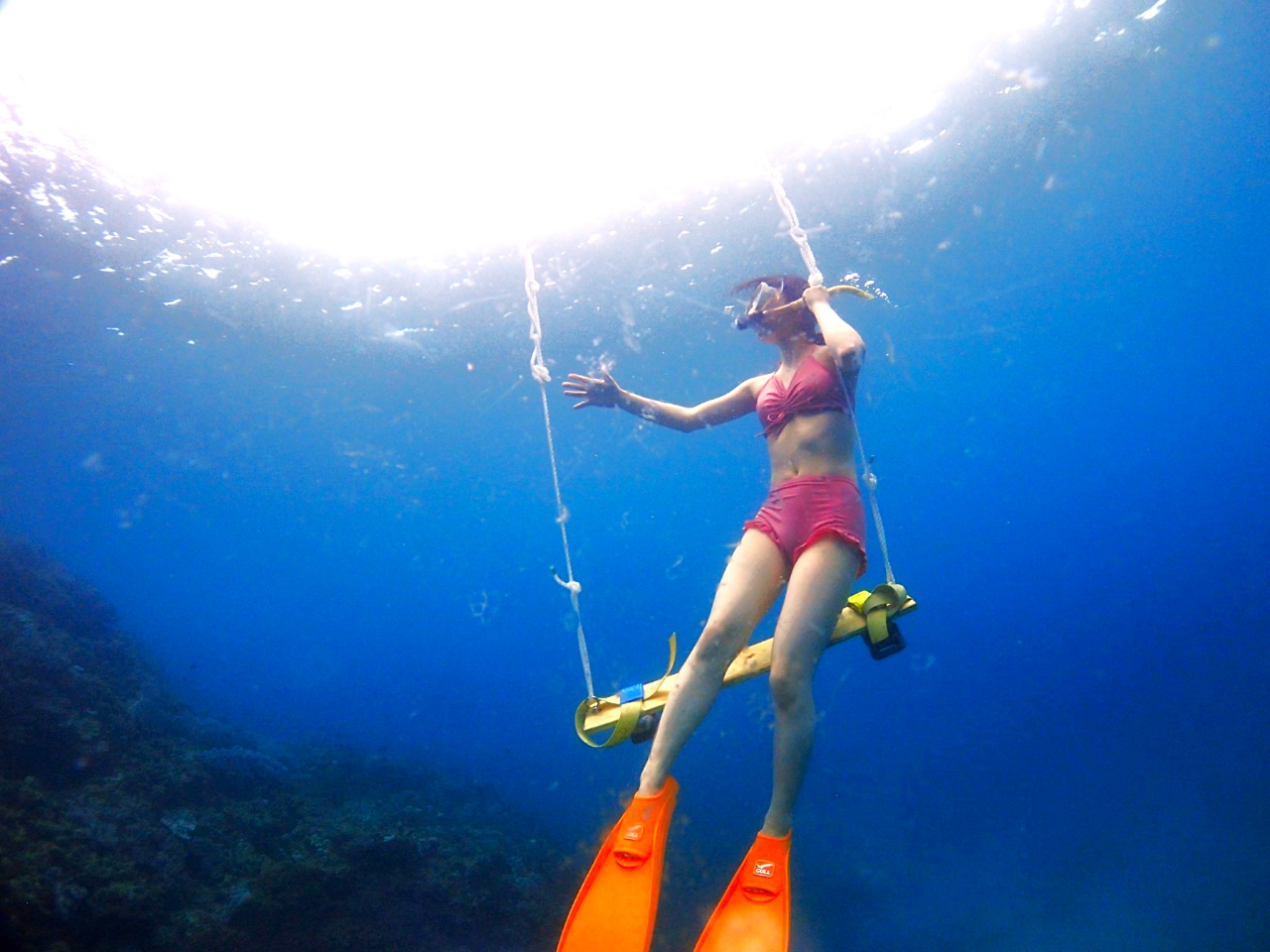 ご希望があれば、水中ブランコもご用意しております。