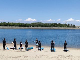 穏やかな海面でSUP体験が始まります!