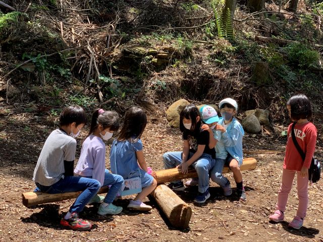 手作りシーソー!真心こもった手作り遊具です♪