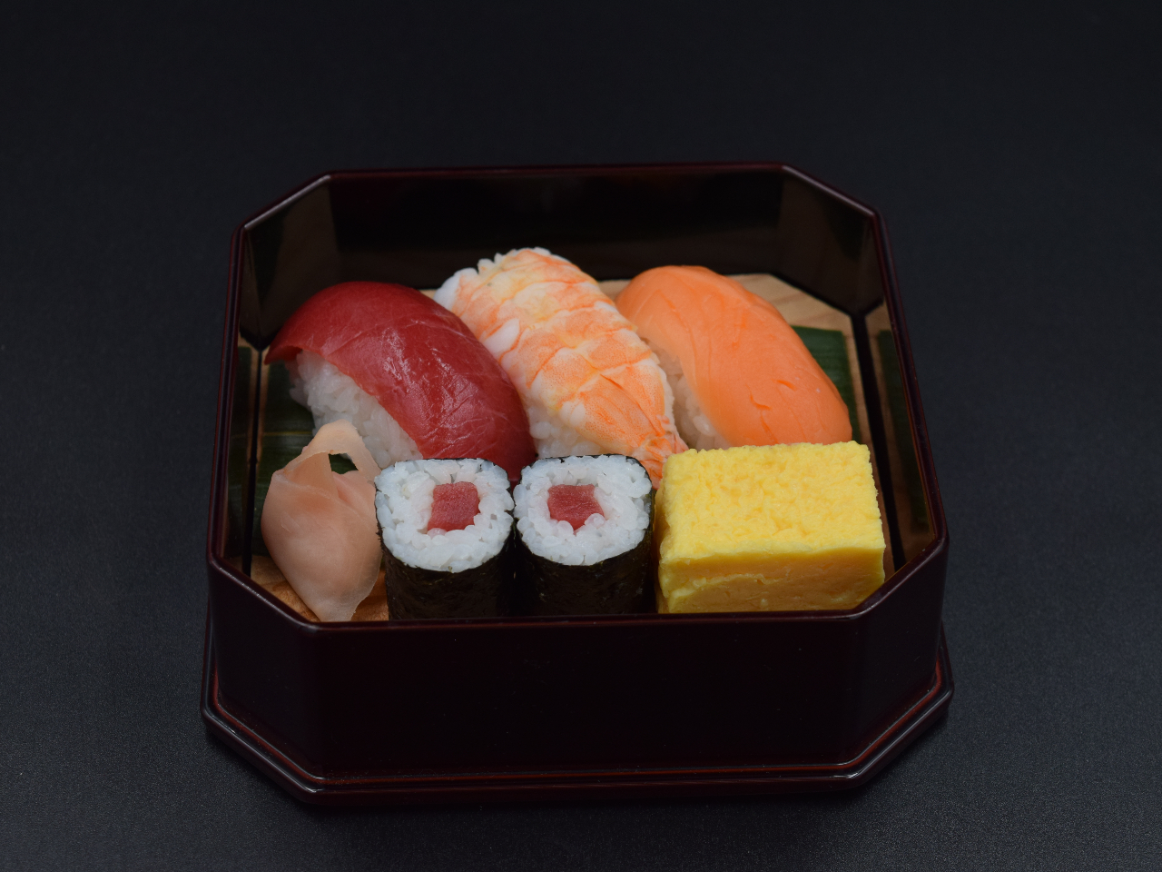 �������i3�i