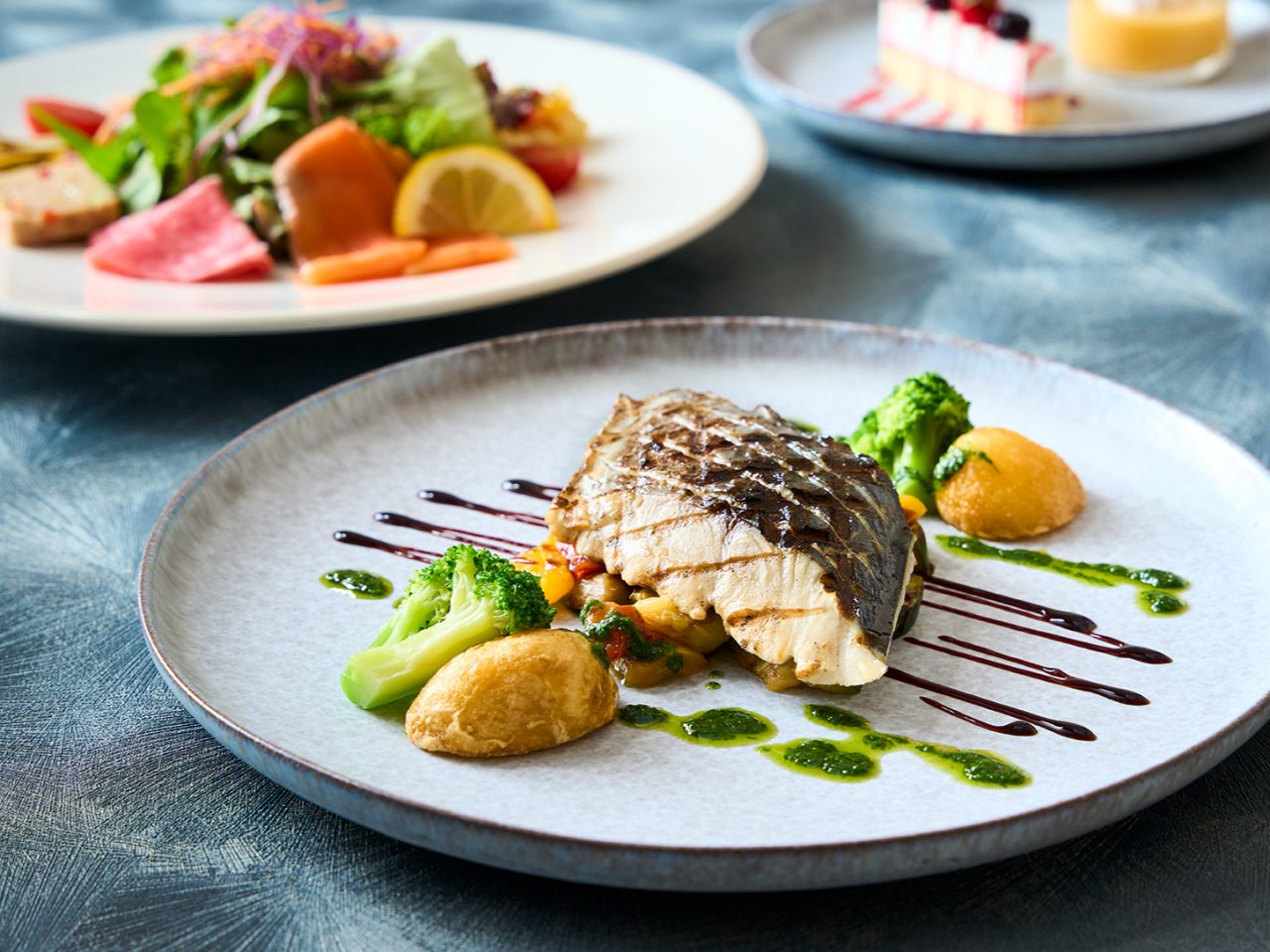 おすすめ追加料理白身魚のオーブン焼き 追加料金+200円