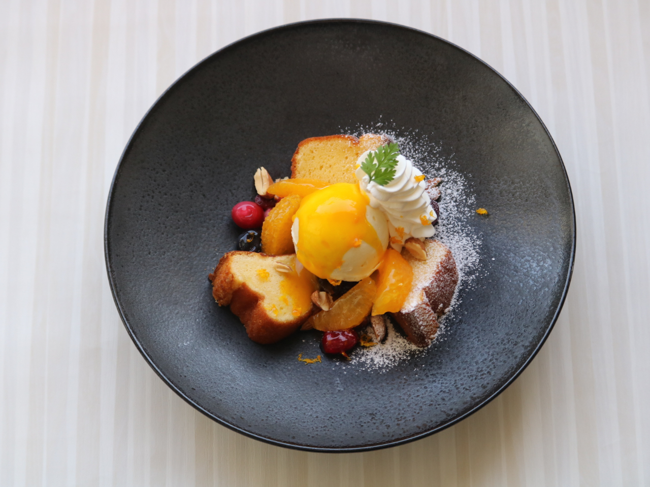 �X�[���F�j�[���E�h�E�p�e�B�V�G