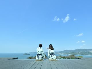 【リニューアルした天空露天風呂「天音の湯」の足湯】