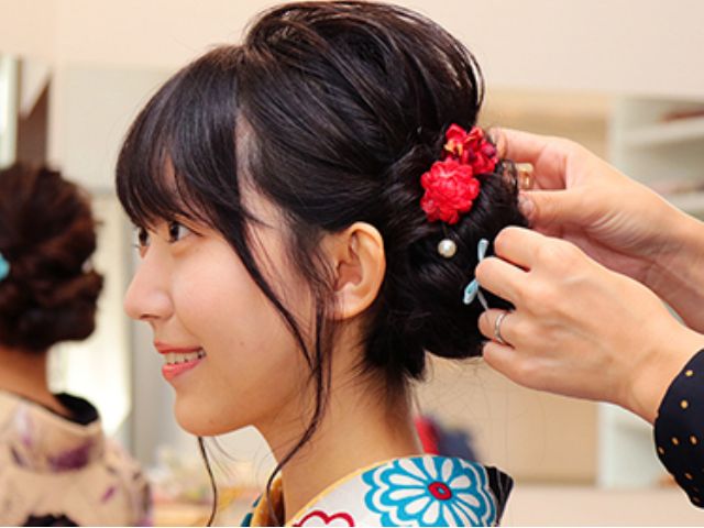 プロによる本格的ヘアセットもオプションで対応!